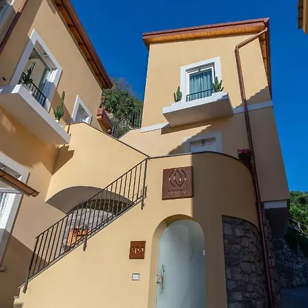 Nature & 4* Sorrento